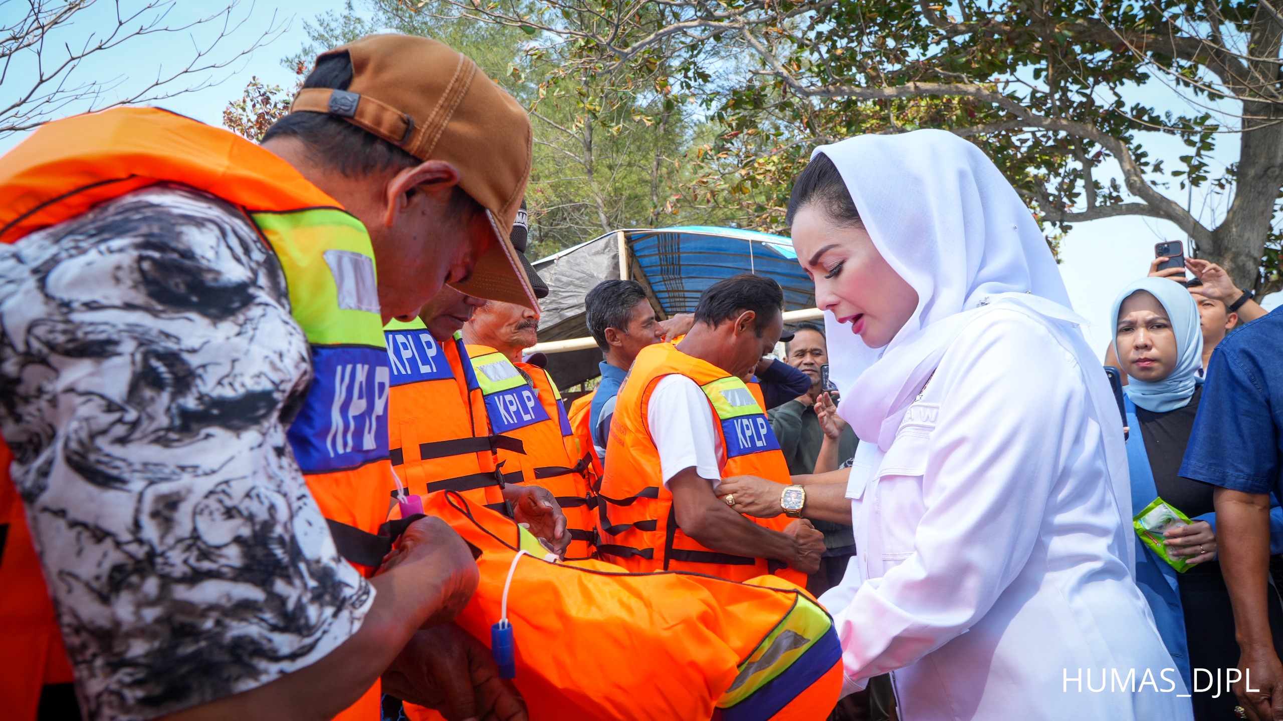 KOMITMEN BANGUN BUDAYA KESELAMATAN, KEMENHUB GENCARKAN KAMPANYE KESELAMATAN PELAYARAN DI CILACAP